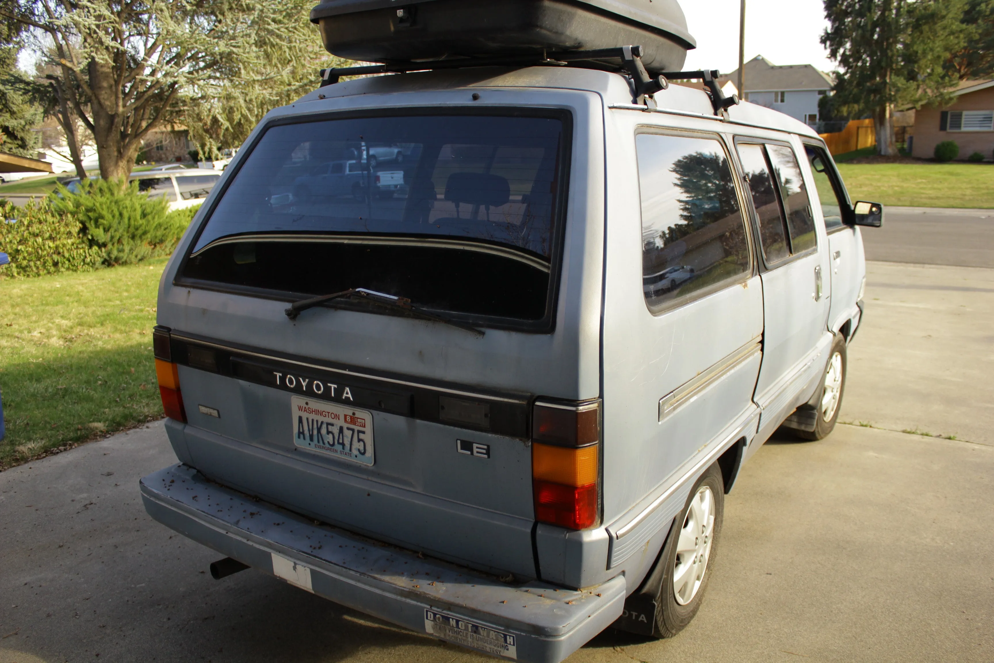 1989 Toyota Van Wagon - Vintage Camper Space Cruiser - 2WD Cassette Thule