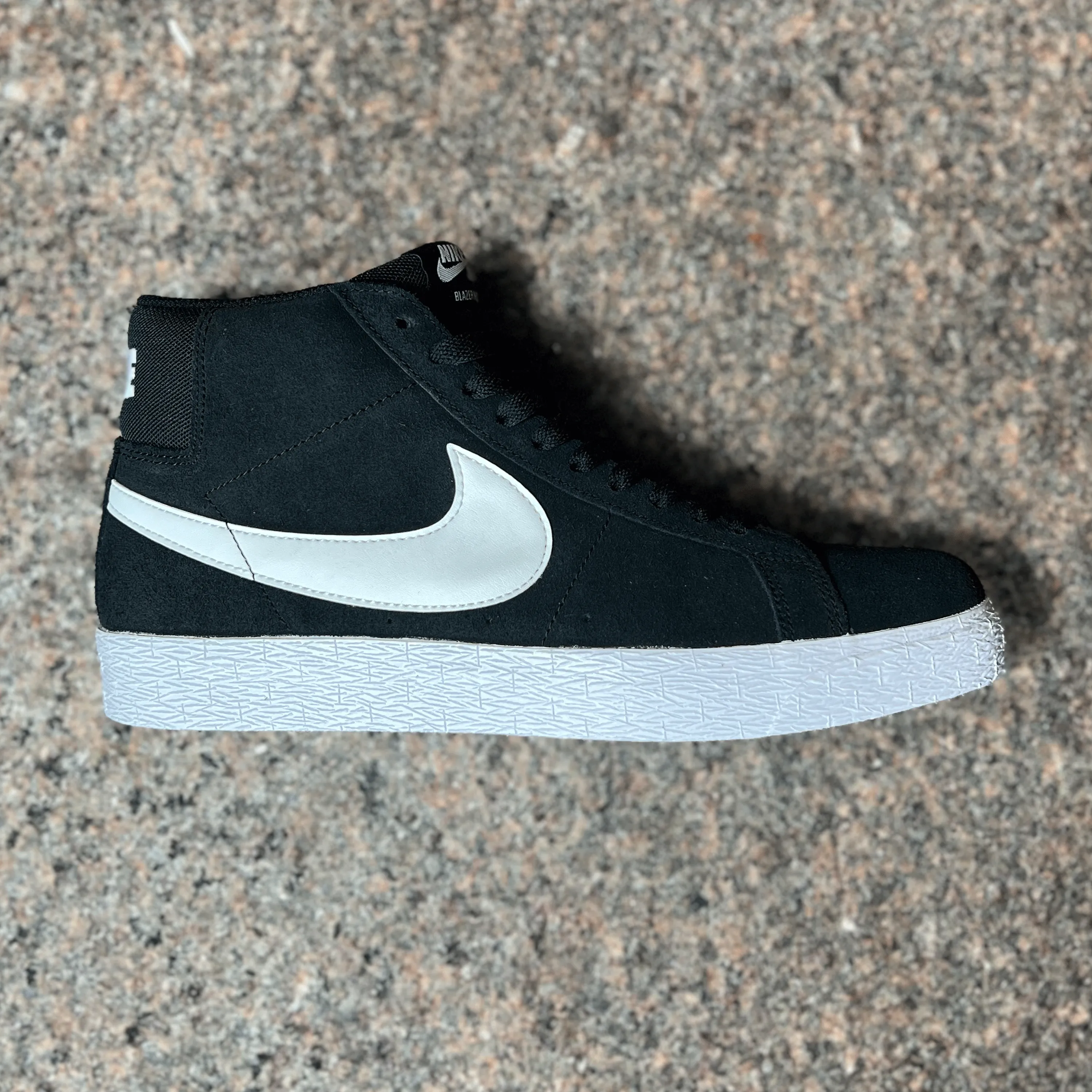 BLAZER MID - BLACK/WHITE